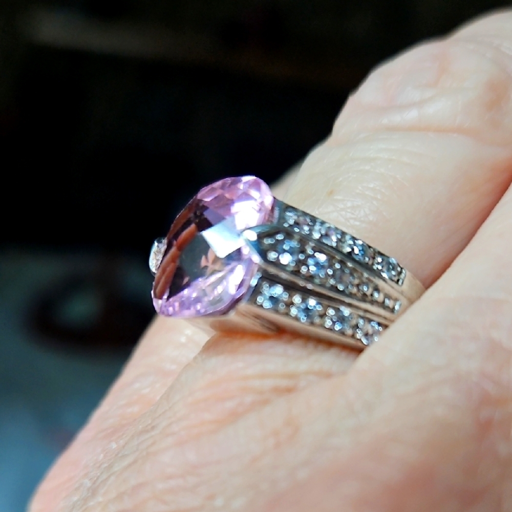 Elegant Pink Glass Sterling Silver Ring